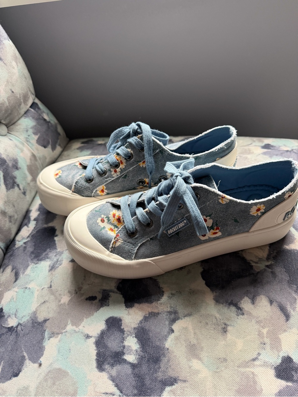 Rocket Dog Light Blue Denim Floral Low-Top Sneakers